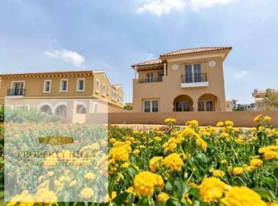 Villa for sale at half price in the Hyde Park compound in the heart of the Fifth Settlement, minutes from the Solana compound, Al-Tassain Street, and the American University.