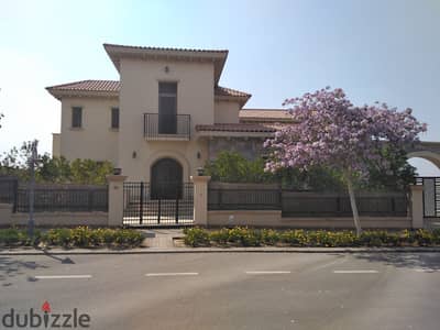 فيلا بـ حمام سباحة متشطبة جاهزة للاستلام  للبيع في أب تاون كايرو إعمار Uptown Cairo Emaar