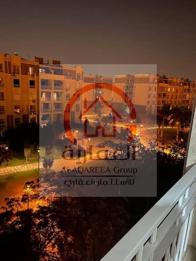 للبيع فى مدينتى فى B7 شقتين مفتوحين على بعض بمساحه 192 متر مطلوب 10000000