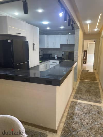 b12-MadinatyHotel unit for sale, cash only. B12, third floor, ultra-super deluxe finishing, 116 sq m, divided into 3 bedrooms and 2 bathrooms. Sold fu