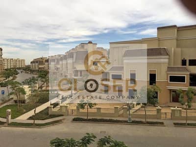 تاون هاوس للبيع 4غرف دايركت ع طريق السويس بمقدم 1,7M بكمبوند سراي قسط ع 12سنه