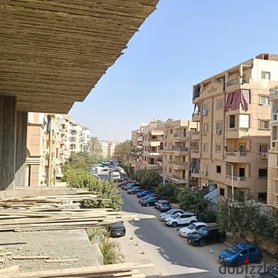 شقة لقطة للبيع 160م في الهضبة العليا شارع 17 . . المقطم. امام اب تاون كايرو