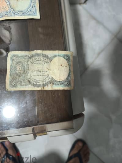 بيع عملات ورقيه قديمه ؤ