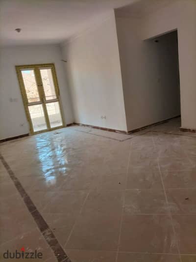 For rent, an apartment in Residence Egypt, Andalus, New Cairo, at the end of the American University Street, the southern ninety, and the Hyde Park Compound, in front of Gate 1