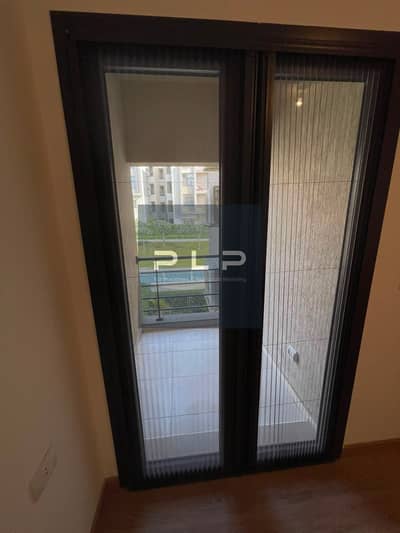 Ultra-super-lux finished apartment for rent in Fifth Square Compound, Al Marasem, with kitchen and air conditioning Ultra-super-lux finished apartment for rent in Fifth Square Compound, Al Marasem, with kitchen and air conditioning