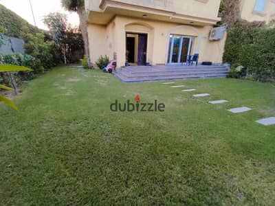 فيلا للبيع ناصيه 275م تشطيبات خاصه فيومميز لوكيشن رائع في الرحاب2 استلام فوري بسعر تجاري