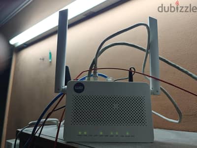 راوتر فايبر WE Huawei HG8145V5 – استخدام شهرين – كسر زيرو