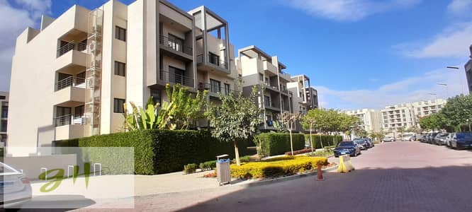 شقة تشطيب كامل (شامل المطبخ وأجهزة التكييف) للإيجار في كمبوند فيفت سكوير Fifth Square الشركة المراسم - القاهرة الجديدة