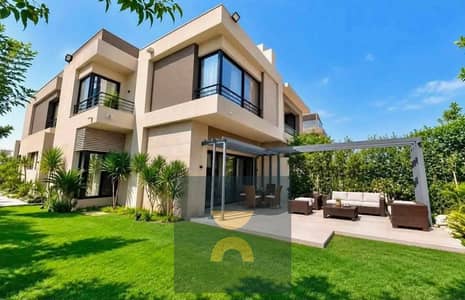 Villa for sale with a swimming pool a real bargain at a great price minutes from Palm Hills and Mountain View and close to Mivida and Sodic