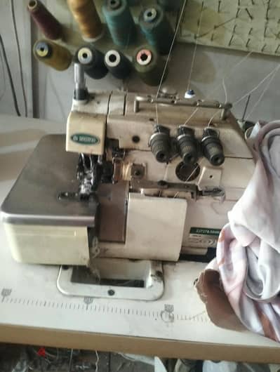 ماكينة ٦٥٠٠اوفر ٣فتلة زوجي حالتها ممتازة