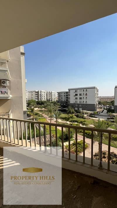A masterpiece apartment for sale in Hyde Park with an advance of 3 million