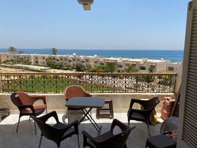 شاليه للايجار بالعين السخنة تاني صف على البحر وحمام السباحة فيو رائع