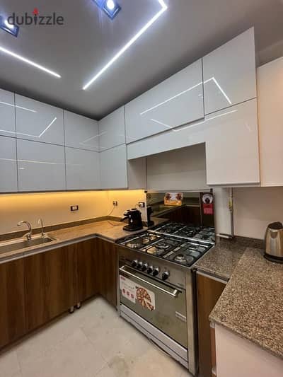 Apartment for sale in Al-Qaranful; prime location, super-lux finishing.