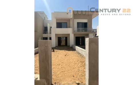 Own now a Ready to move - Middle Townhouse for Sale in Cluster 22 Hyde Park – Fifth Settlement - Best Down Payment & Flexible Installments - Hot deal-