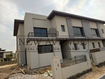 Apartment Bahry for Sale Very prime location in Swan lake Residence-new Cairo-Fully finished-Installments