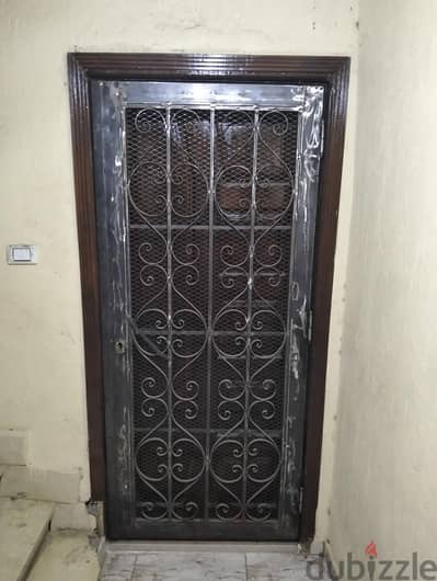 باب حديد لأمان الشقه