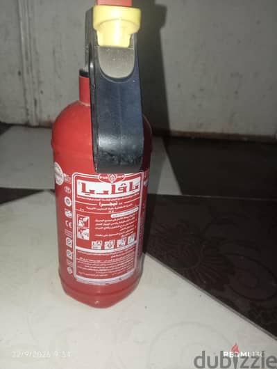 طفاية حريق و كابل توصيل البطاريه