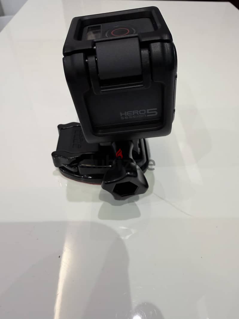 GoPro HERO5 Session 4K Action Camera + Original GoPro Mount 2