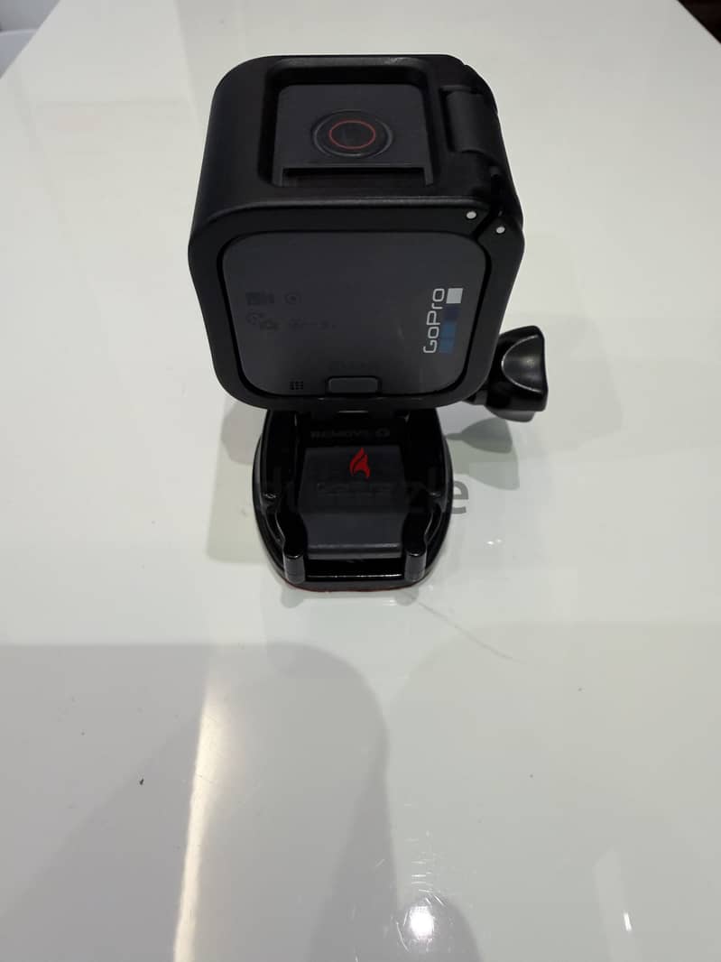 GoPro HERO5 Session 4K Action Camera + Original GoPro Mount 3
