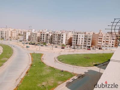 فرصه لا تعوض للبيع شقه ٤٠٠ متر نصف تشطيب خطوات لشارع التسعين