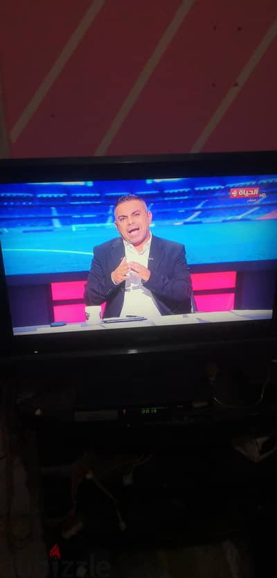 شاشه توشيبا 24 بوصه  بدون اي صيانه اقرا الاعلان تحت  ومفيش فصال