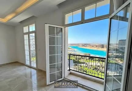 شقة جاهزة على المفتاح بتشطيب كامل وإطلالة مميزة في Latin Quarter، بجوار أهم وجهات الساحل. مارينا و امواج و مراسي ابراج العلمين NorthCoast Alamin