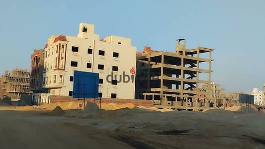 ارض للبيع واجهه علي فاصل امام كمبوند سعاده في شمال الرحاب التجمع الاول القاهره الجديده