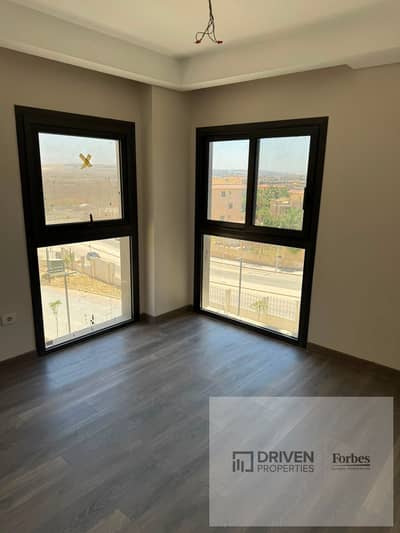 شقة سوبر لوكس بالتكييفات والمطبخ مع غرفة ناني للبيع في زد ويست الشيخ زايد ابراج زد       ZED West Sheikh Zayed ZED Towers