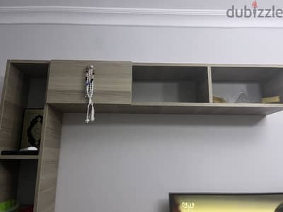 مكتبة للبيع