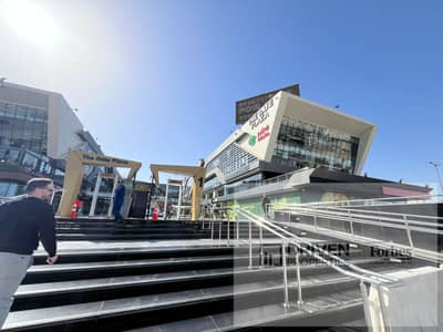 وحدة Retail نصف تشطيب بالتكييفات للإيجار في ذا جيت بلازا مول الشيخ زايد الحي العاشر     The Gate Plaza Mall Sheikh Zayed 10th District
