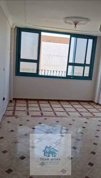 سعر لقطة وموقع حيوي. . شقة 97م متشطبة على الشارع الرئيسي بالحي 11! A bargain price and prime location. . . A 97m² finished apartment on the main street