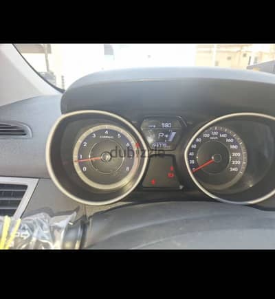 هيونداي إلينترا 2015
