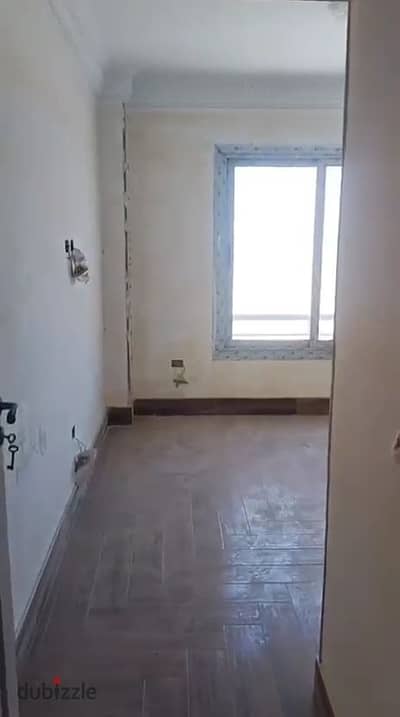 شقة 155م متشطبة بـ فيو لاندسكيب للبيع في كمبوند إشراقة 6 أكتوبر - دور ثالثIshraqa Compound