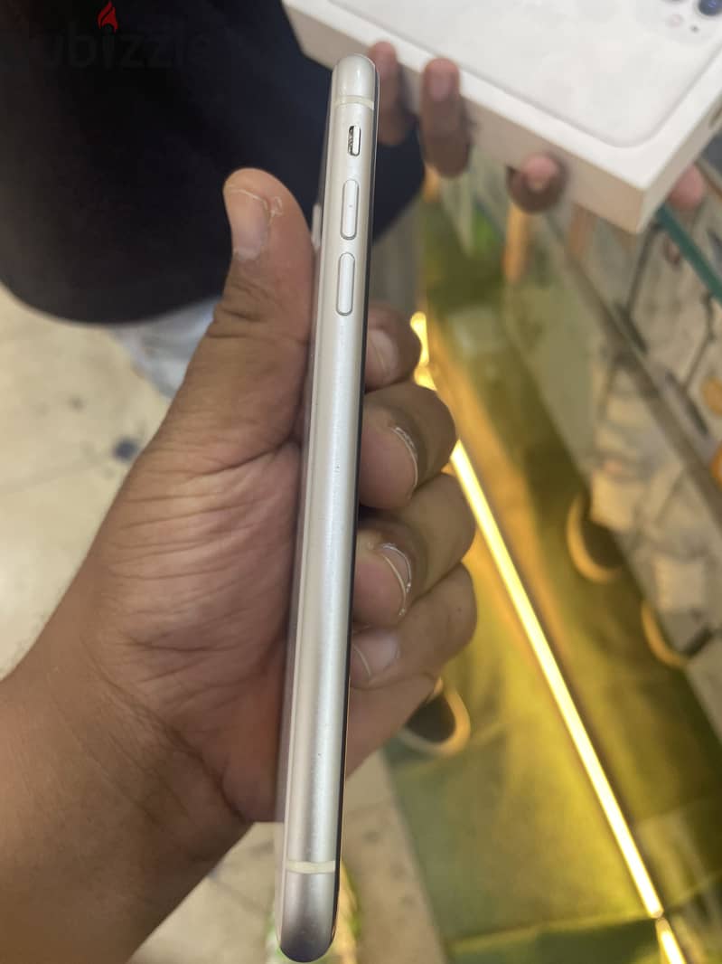 Apple - iPhone 11 1