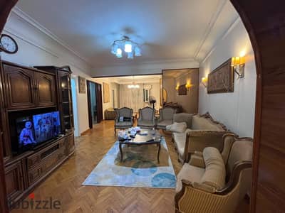 185 sq m apartment behind Heliopolis Club in Roxy. Spacious, prime location with a great view… a great opportunity worth checking out!