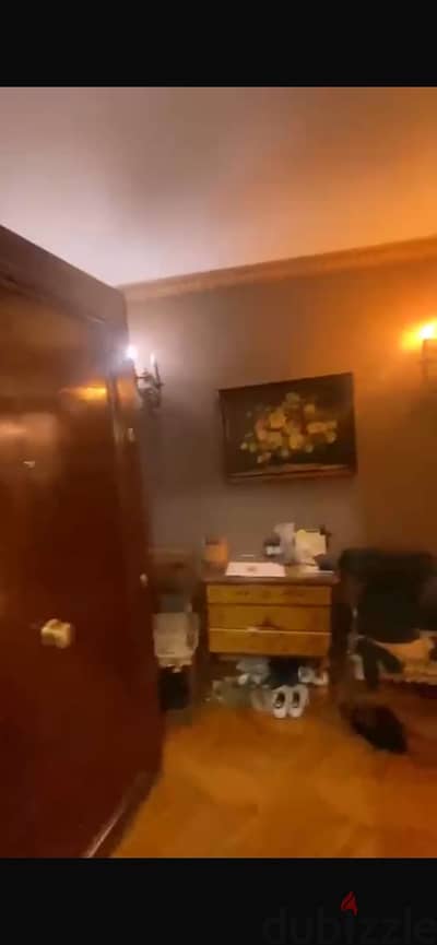 One Floor Appartment