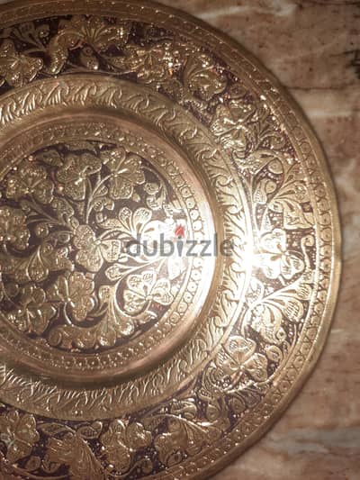 طبق نحاس قطر 15سم اصلى عمر70عام ختم خلفى نقش هاندميد
