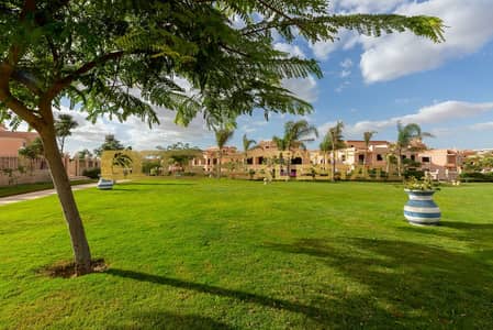 توين هاوس للبيع استلام فوري على طريق السويس مباشرة | أمام أوبن أير مول وبجوار الجامعة البريطانية BUE