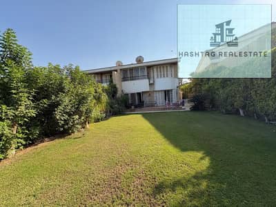 للبيع فيلا في كمبوند الربوه الشيخ زايد متشطبة و بالمطبخ و التكييفات جاهزة للسكن مساحة ٤٤٠ م حصري و بسعر مميز  مساحة الارض ٤٤٠ م مساحة المباني ٢٢٠ م