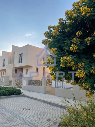 Townhouse 4 Bedrooms Fully Finished For Sale in O West