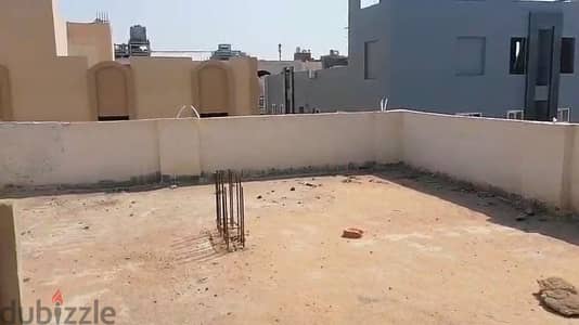 نصف روف للبيع في في التجمع الاول حي القرنفل