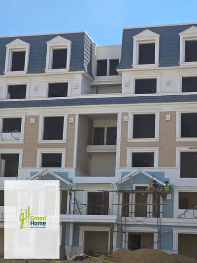 under market price ivilla roof corner sale in mountain view 1.1 New Cairo