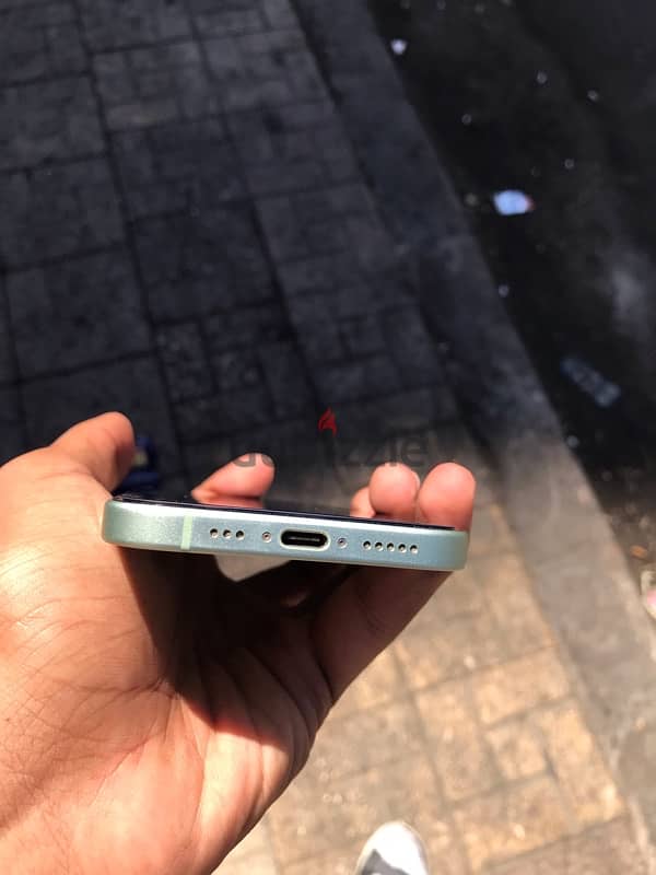 iPhone 15 3