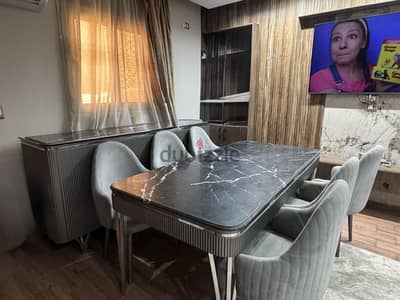 For sale السفره والبوفيه مع بعض