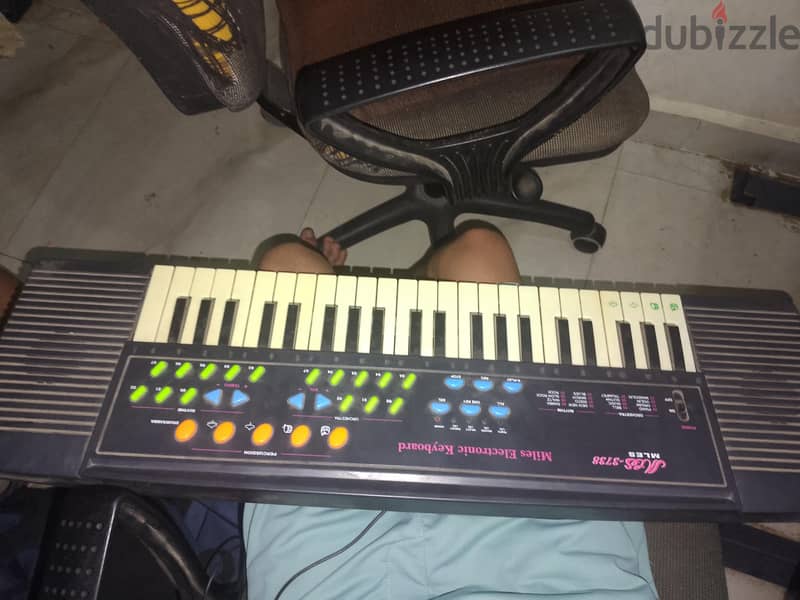 Miles Electronic Keyboard MCS-3738 3