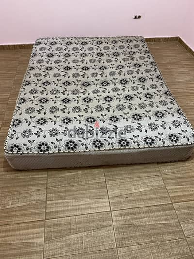 مرتبه ١٥٠ *١٩٥ ارتفاع ٢٥ سم