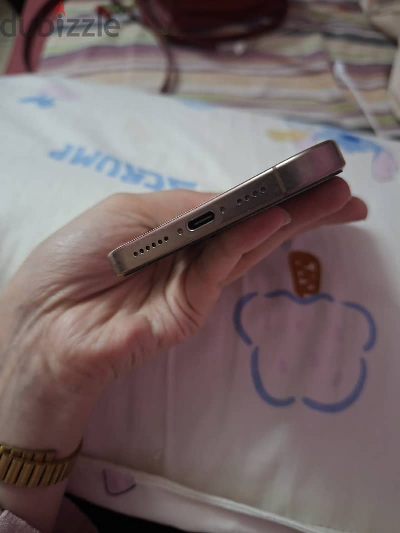Apple - iPhone 16 Pro Max 2
