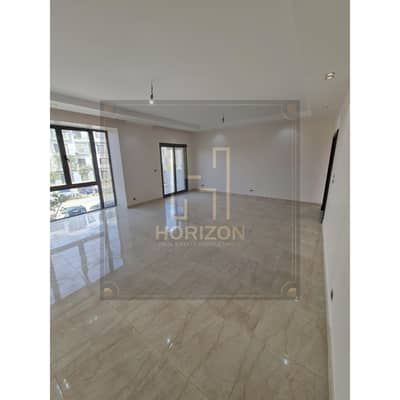 Semi Furnished Apartment 3rooms rent Compound Sodic Eastown new cairo