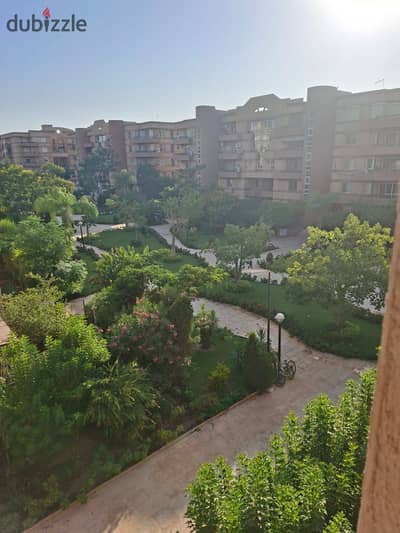 Available for rent, new law inside Rehab Compound 1 | Apartment 168m in the fourth phase with 3 bedrooms | 2 bathrooms, one of which is master | Special finishes | Open view on landscaping | Third floor | Elevator | Rent includes kitchen and air conditioning. An apartment with a distinctive area and practical division, special finishes, and a view of the landscape.