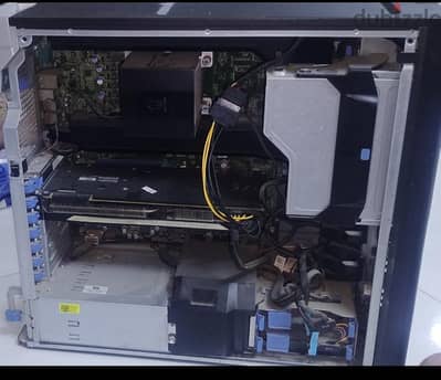 Dell Precision T3610 | Xeon E5-2687W v2 | 24GB RAM | 685W. كسر زيرو